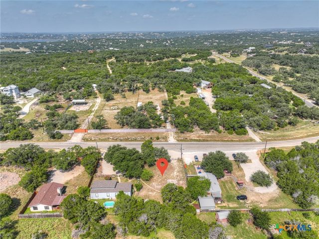 2189 Potters Creek Road, Canyon Lake, TX 78133