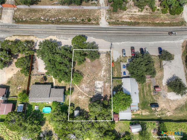 2189 Potters Creek Road, Canyon Lake, TX 78133