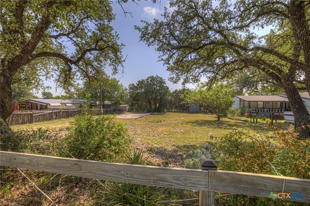 2189 Potters Creek Road, Canyon Lake, TX 78133