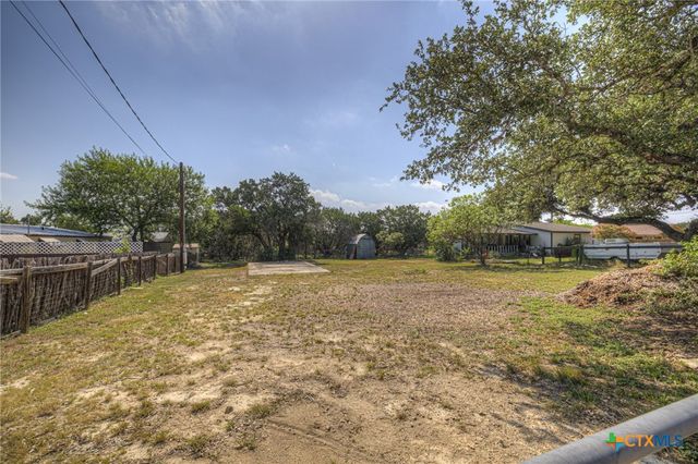 2189 Potters Creek Road, Canyon Lake, TX 78133