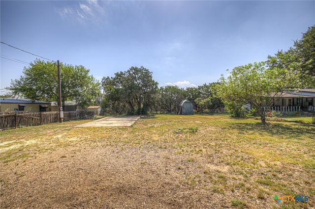 2189 Potters Creek Road, Canyon Lake, TX 78133