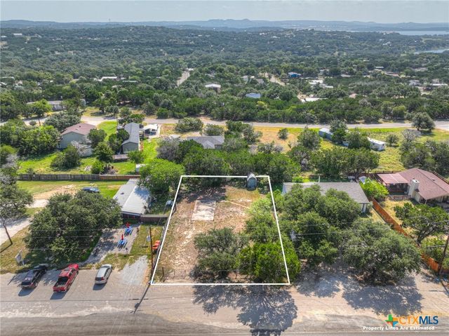 2189 Potters Creek Road, Canyon Lake, TX 78133
