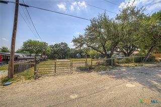2189 Potters Creek Road, Canyon Lake, TX 78133