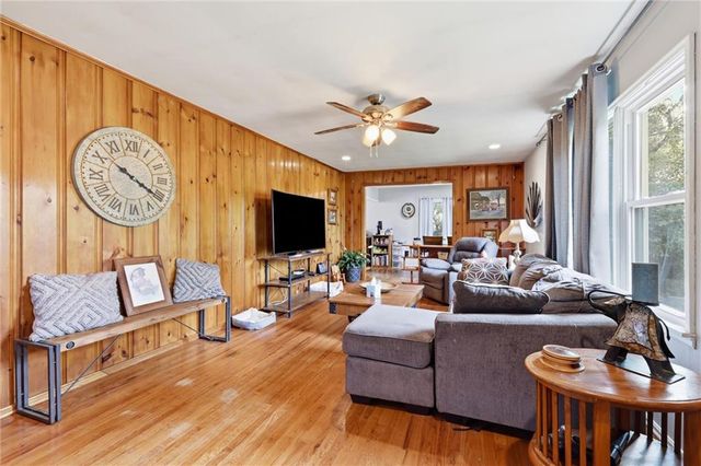 16806 James Downey Road, Independence, MO 64057