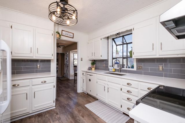 1 White Aspen Court, Little Rock, AR 72212