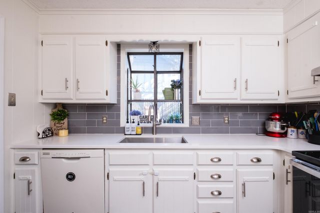 1 White Aspen Court, Little Rock, AR 72212