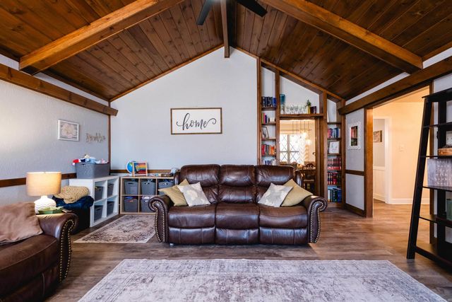 1 White Aspen Court, Little Rock, AR 72212