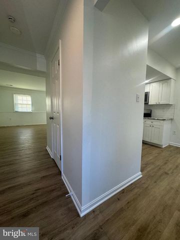 2070 MAYFLOWER DR, Woodbridge, VA 22192