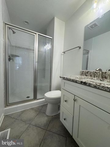 2070 MAYFLOWER DR, Woodbridge, VA 22192