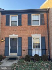 2070 MAYFLOWER DR, Woodbridge, VA 22192