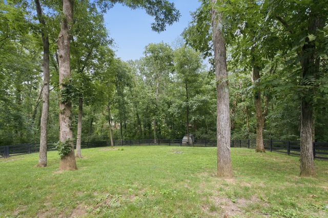 133 Featherstone Dr, Franklin, TN 37069