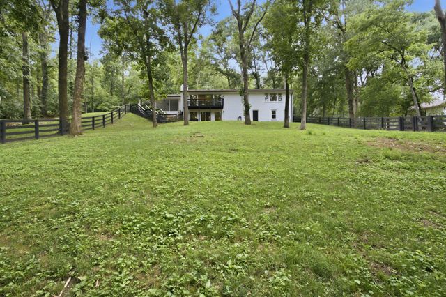 133 Featherstone Dr, Franklin, TN 37069