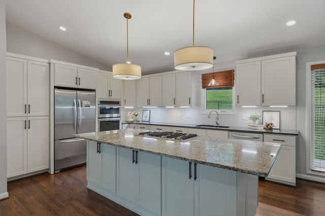 133 Featherstone Dr, Franklin, TN 37069