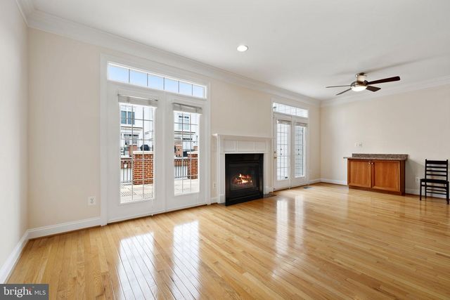 492 HARBOR SIDE ST, Woodbridge, VA 22191