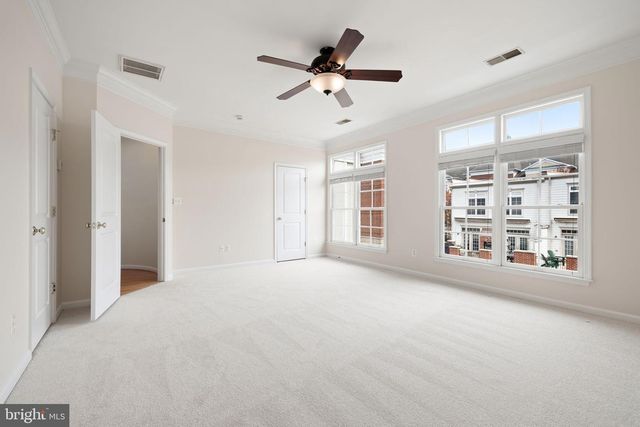 492 HARBOR SIDE ST, Woodbridge, VA 22191
