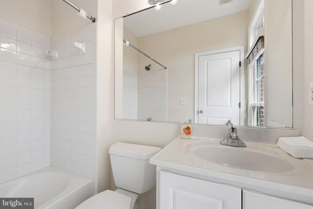 492 HARBOR SIDE ST, Woodbridge, VA 22191