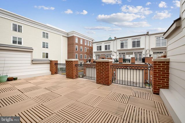 492 HARBOR SIDE ST, Woodbridge, VA 22191