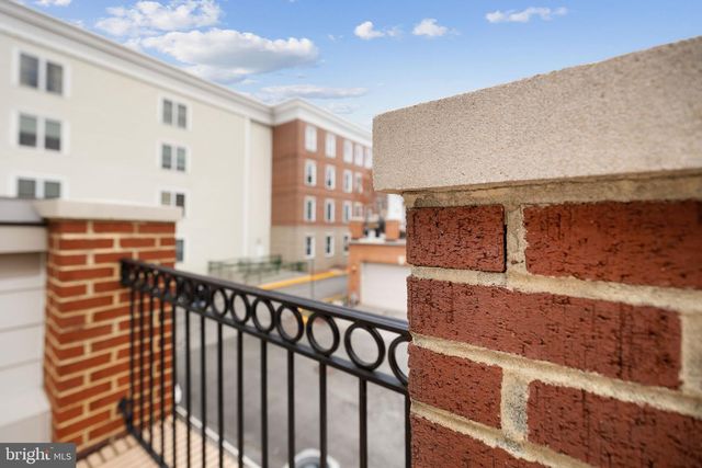 492 HARBOR SIDE ST, Woodbridge, VA 22191