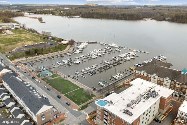 492 HARBOR SIDE ST, Woodbridge, VA 22191