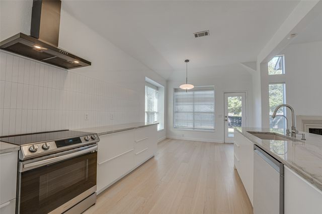 558 Presidio Drive, Rockwall, TX 75087