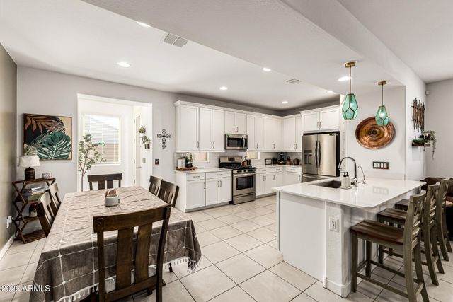 16429 W SAGUARO PARK Lane, Surprise, AZ 85387