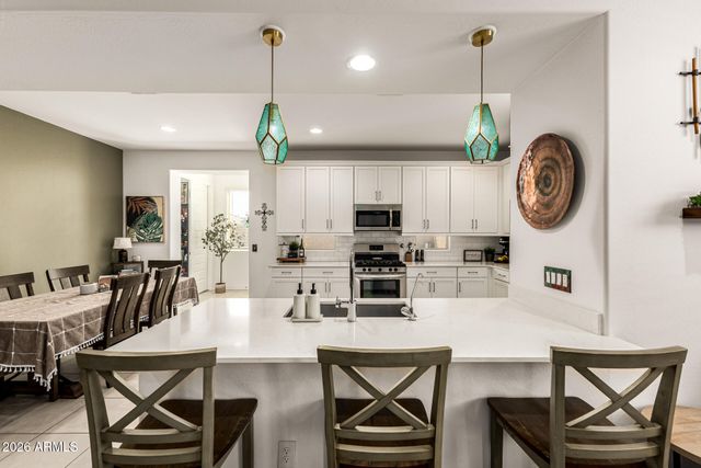 16429 W SAGUARO PARK Lane, Surprise, AZ 85387