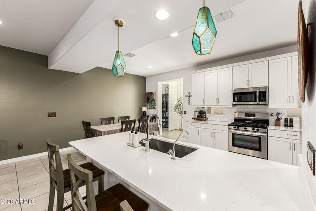 16429 W SAGUARO PARK Lane, Surprise, AZ 85387