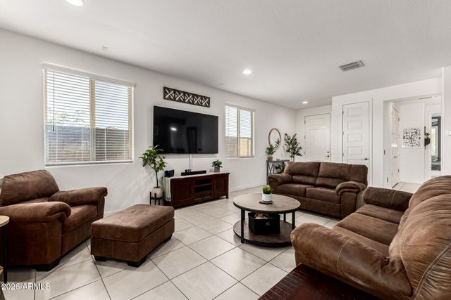 16429 W SAGUARO PARK Lane, Surprise, AZ 85387