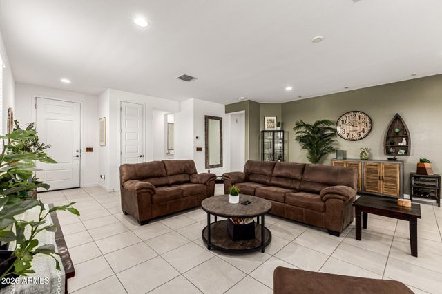 16429 W SAGUARO PARK Lane, Surprise, AZ 85387