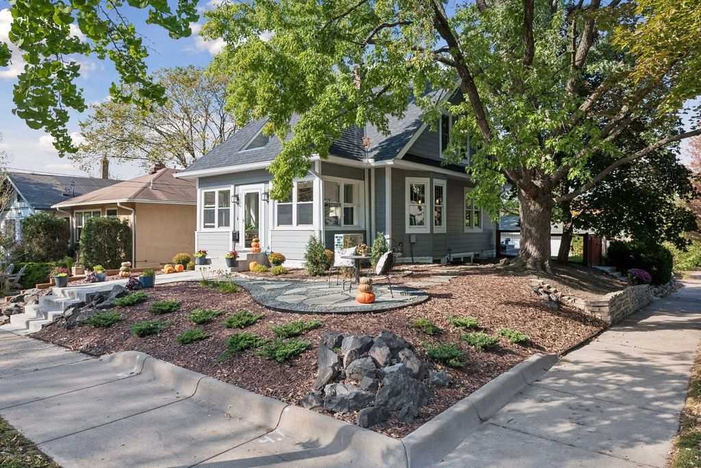 3200 W 44th Street, Minneapolis, MN 55410 — exterior