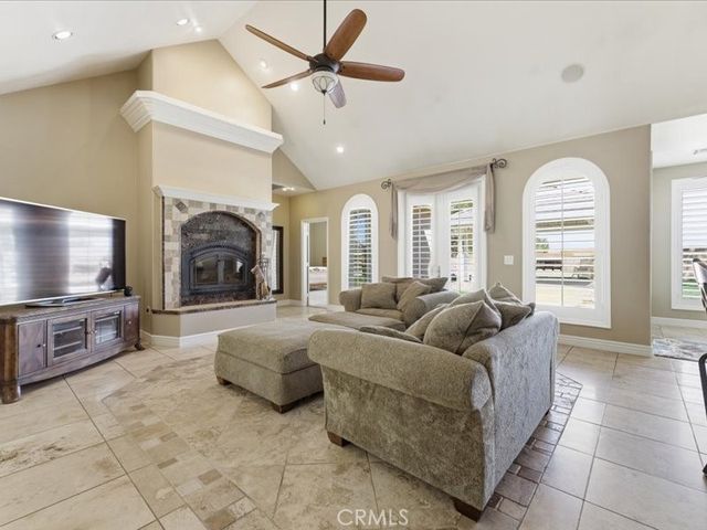 4107 Paddock Way, Lancaster, CA 93536