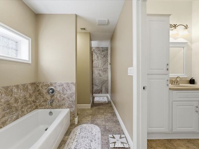 4107 Paddock Way, Lancaster, CA 93536