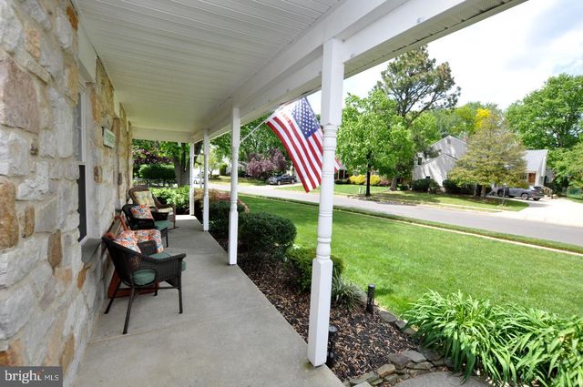 102 HOLIDAY CT, Mount Laurel, NJ 08054