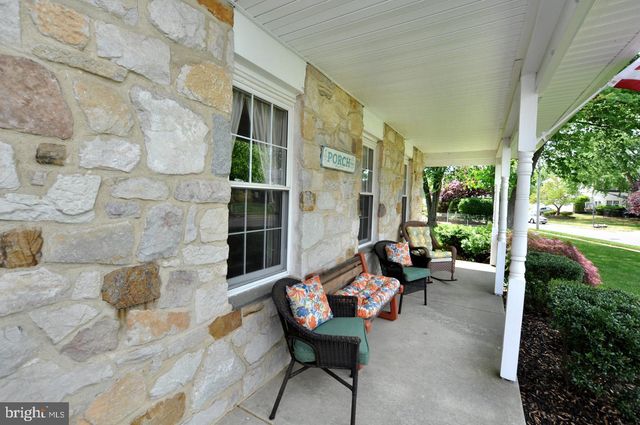 102 HOLIDAY CT, Mount Laurel, NJ 08054