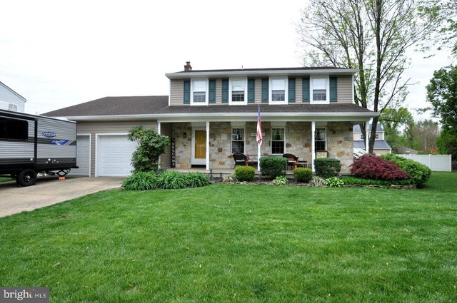 102 HOLIDAY CT, Mount Laurel, NJ 08054