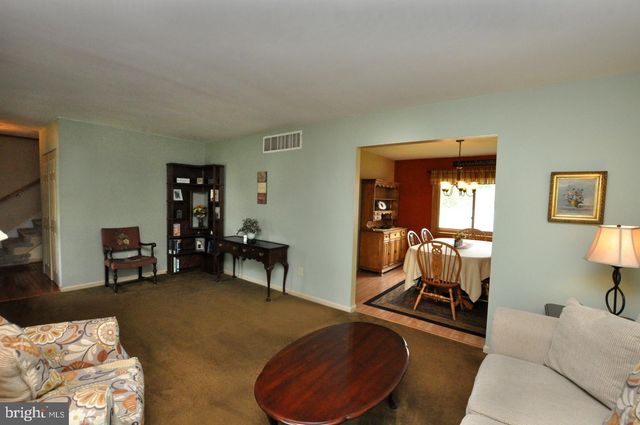102 HOLIDAY CT, Mount Laurel, NJ 08054