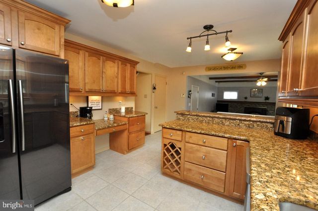 102 HOLIDAY CT, Mount Laurel, NJ 08054