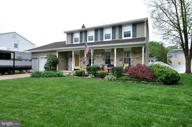 102 HOLIDAY CT, Mount Laurel, NJ 08054