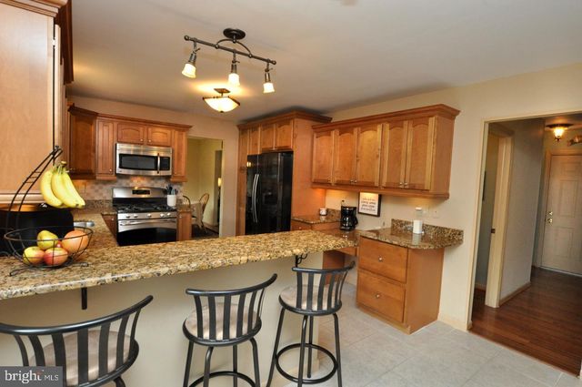 102 HOLIDAY CT, Mount Laurel, NJ 08054