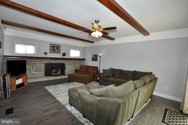 102 HOLIDAY CT, Mount Laurel, NJ 08054