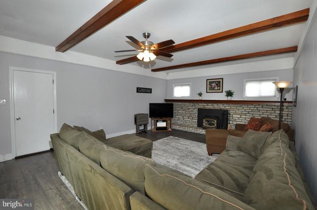 102 HOLIDAY CT, Mount Laurel, NJ 08054