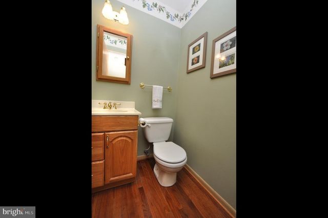 102 HOLIDAY CT, Mount Laurel, NJ 08054