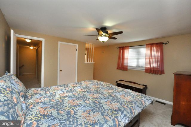 102 HOLIDAY CT, Mount Laurel, NJ 08054