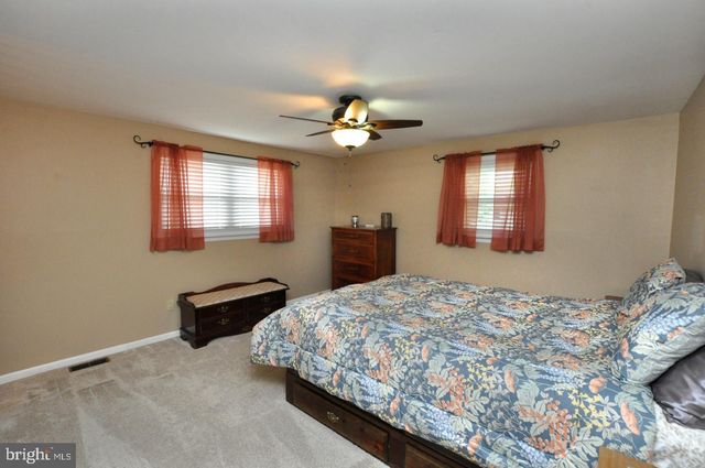 102 HOLIDAY CT, Mount Laurel, NJ 08054