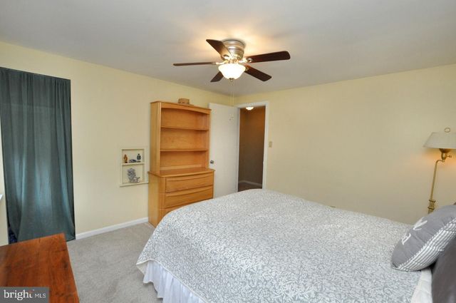 102 HOLIDAY CT, Mount Laurel, NJ 08054