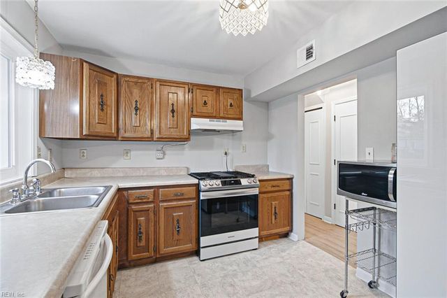 9105 Richmond RD, Toano, VA 23168