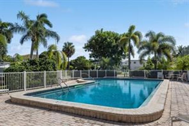2734 NE 27TH Court 21, Lighthouse Point, FL 33064