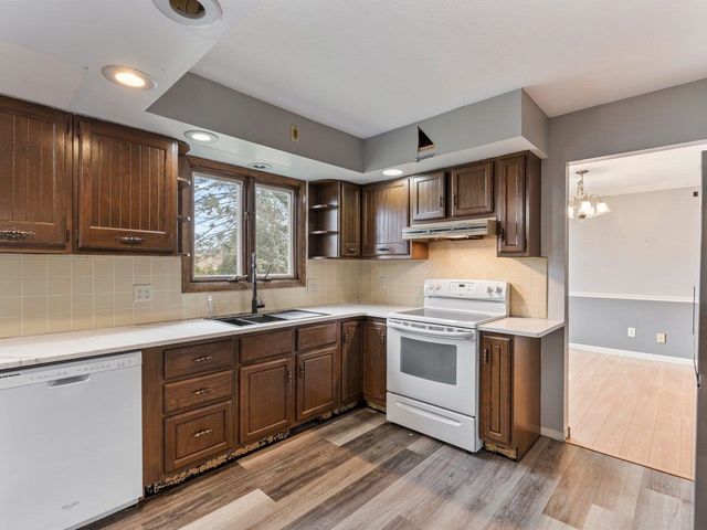 1470 Terrace Park Drive, Bettendorf, IA 52722