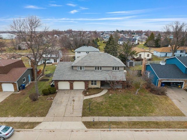 1470 Terrace Park Drive, Bettendorf, IA 52722