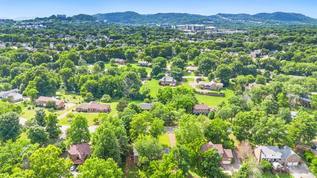 5632 Clovermeade Dr, Brentwood, TN 37027